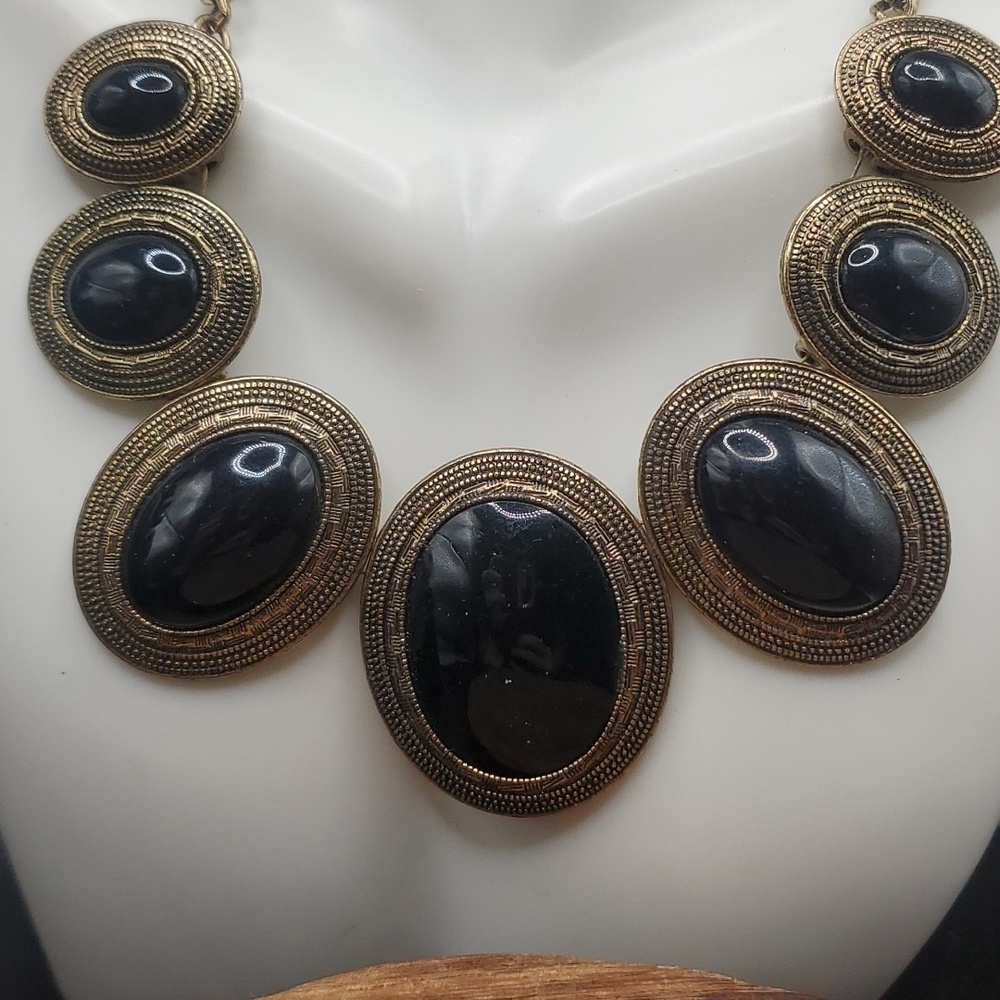 N2935 onyx bib Egyptian amulet‎ necklace - Picture 2 of 3